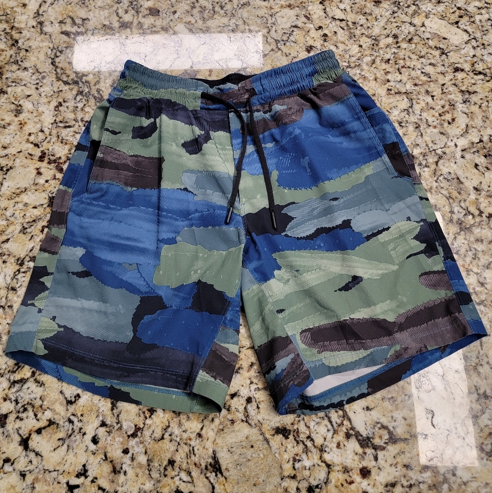 Lululemon men's blue green swim trunks small